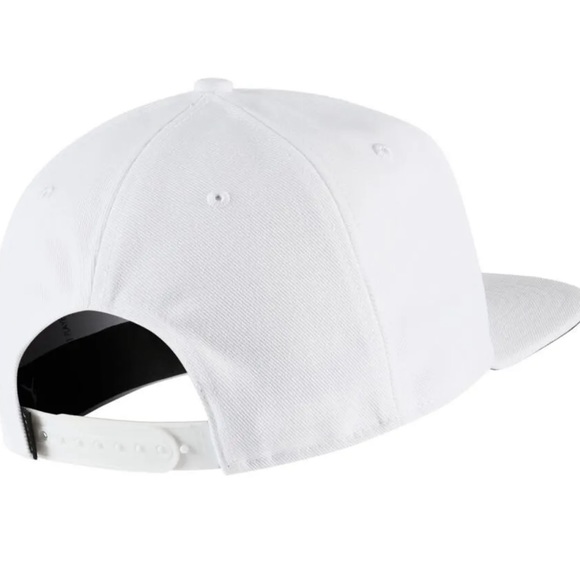 Air Jordan Pro Jumpman Snapback Hat White & Black Logo Snapback NWT Clean - Picture 2 of 2